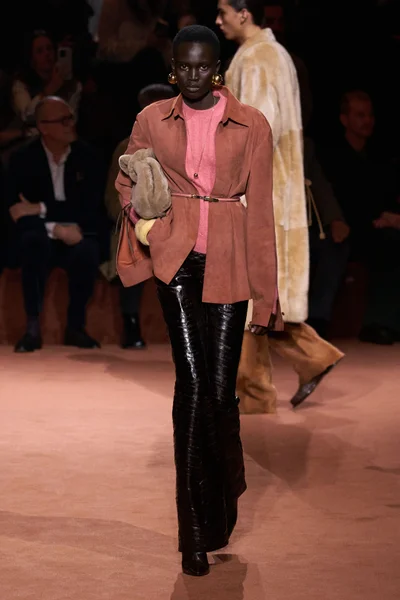 Look 33